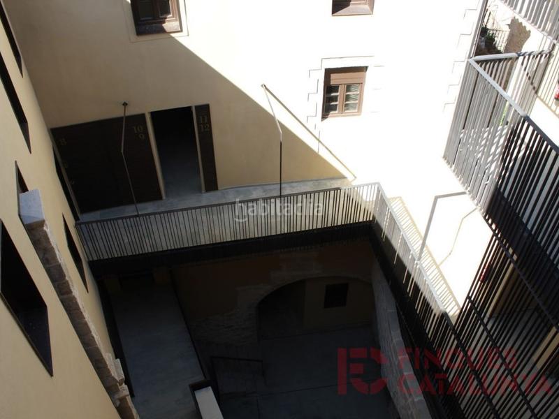 Foto 7aa3ac11-8d42-4a3e-9436-3d893238a841. Dúplex amb aparcament a Centre-Barri Vell Girona