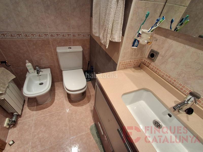 Foto 40f884a4-86df-4923-8601-814ba1e3b137. Casa  en venda al centre en Bescanó