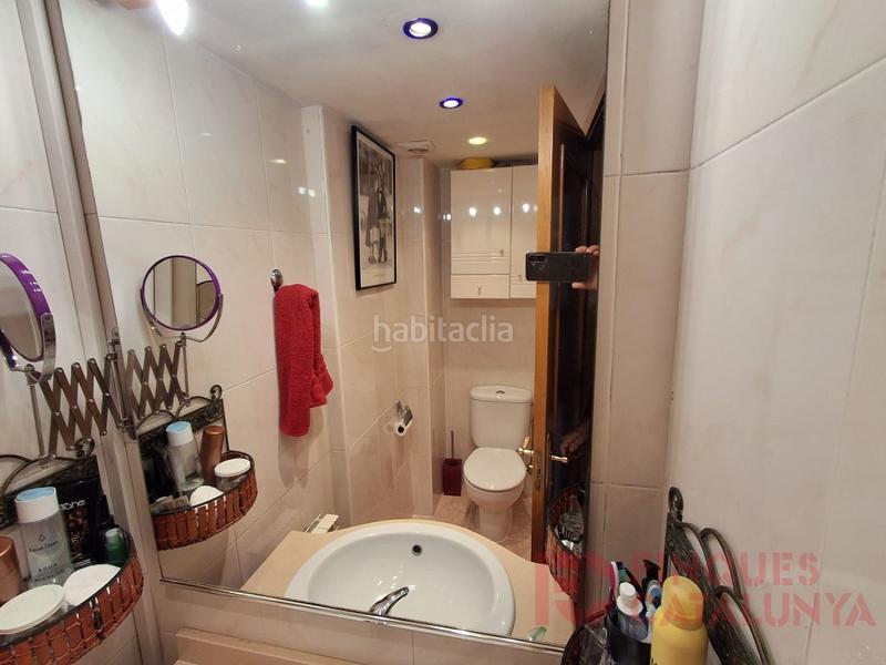 Foto b5fbd268-0f7a-4f8c-b5d9-ae01b77d9de3. Casa  en venda al centre en Bescanó