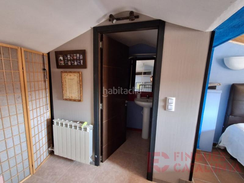 Foto bdf937c7-d76a-4299-94c6-6e808abf6c10. Casa  en venda al centre en Bescanó