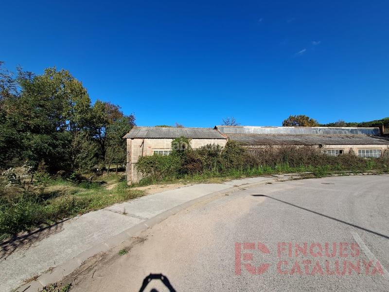 Foto 2501ee23-faa7-4664-b5d8-008fef3dee42. Gewerbliches grundstück in Quart