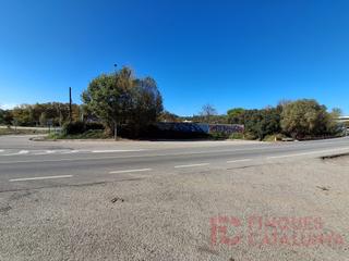 Industrial plot  Calle cuirol. Parcela industrial amb nau a reformar a pla de lilla quart