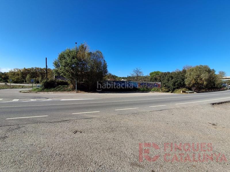 Foto 640415ba-accd-46da-bd52-99440aac900f. Gewerbliches grundstück in Quart