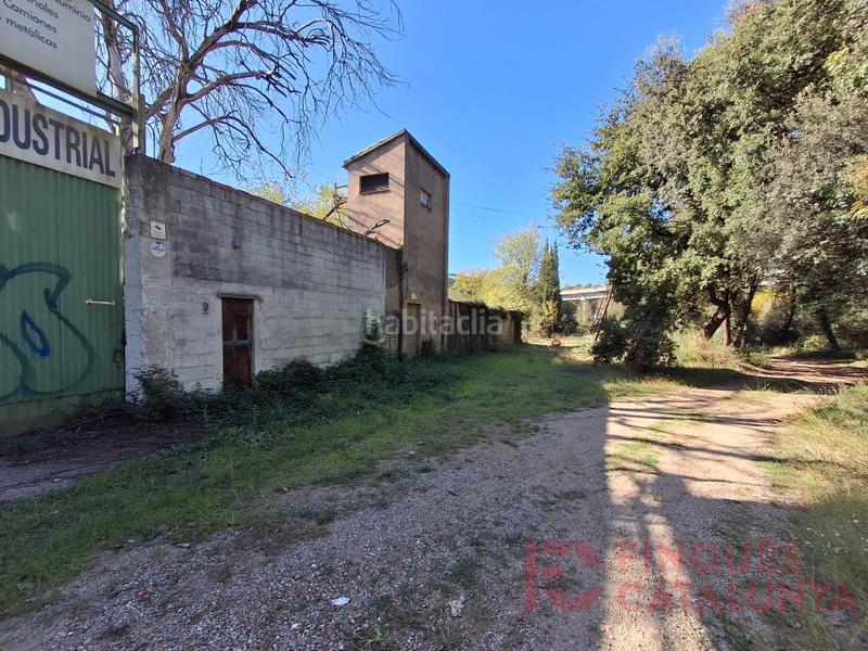 Foto d792b083-7f47-49d6-931e-e41bb9400fd4. Gewerbliches grundstück in Quart