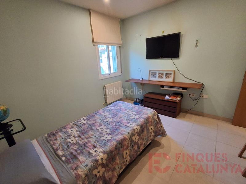 Foto 5334bdc9-e5fe-40d1-8f7b-0d01bd9e60ec. Casa amb aparcament a Bescanó