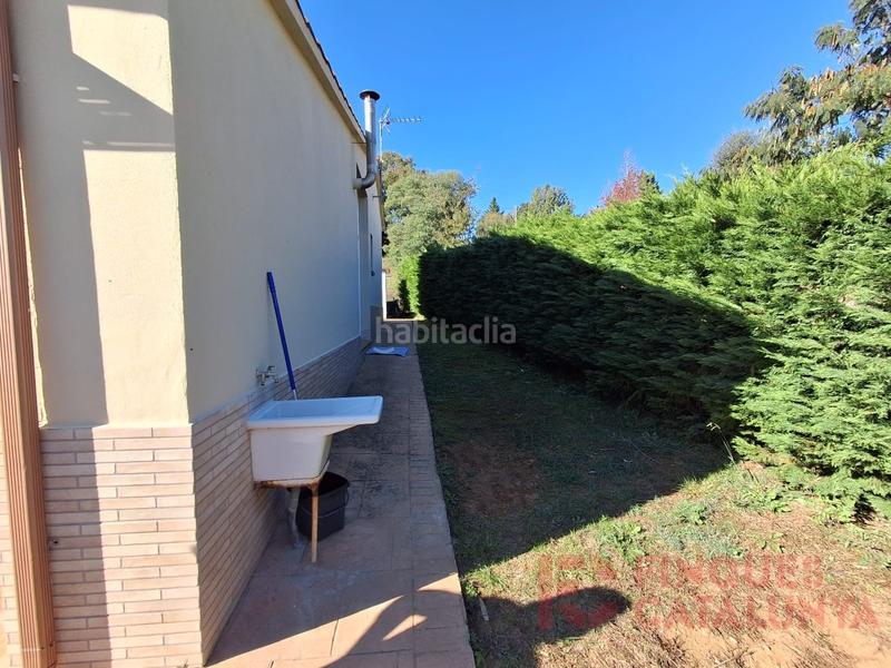 Foto 8c2d52b8-a5d2-42ef-8418-f1fa7914fb2a. Casa amb aparcament a Bescanó