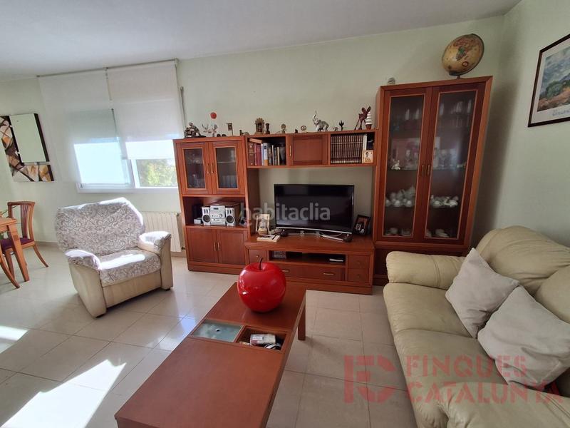 Foto a0acbdbd-eea5-46b3-af90-7f036ac94eef. Casa amb aparcament a Bescanó