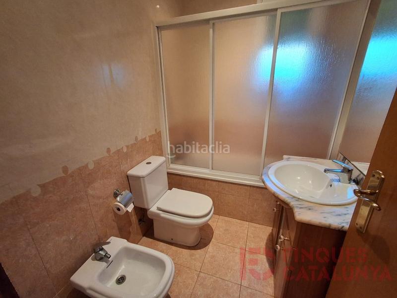 Foto e9f8c527-25e0-40b0-8ce6-38af9216490c. Casa amb aparcament a Bescanó