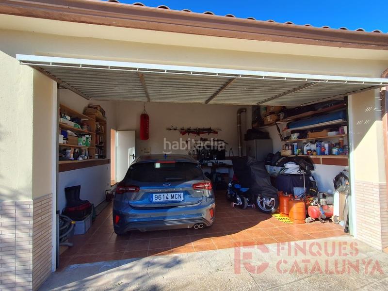 Foto f1b291b9-c1b1-4043-8488-36c55b244c52. Casa amb aparcament a Bescanó