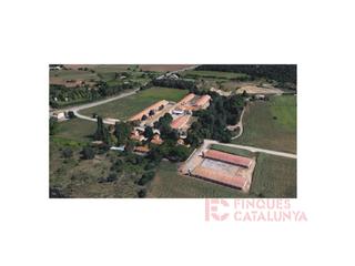 Haus  Granja marielca. Finca catalogada com a masia amb 10 hectàrees de terreny a besca