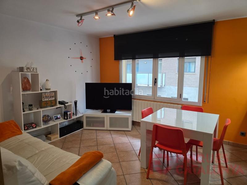 Foto 2d9355f4-1b85-40e3-9a31-5332707340ec. Piso pis zona migdia en Eixample Sud-Migdia Girona