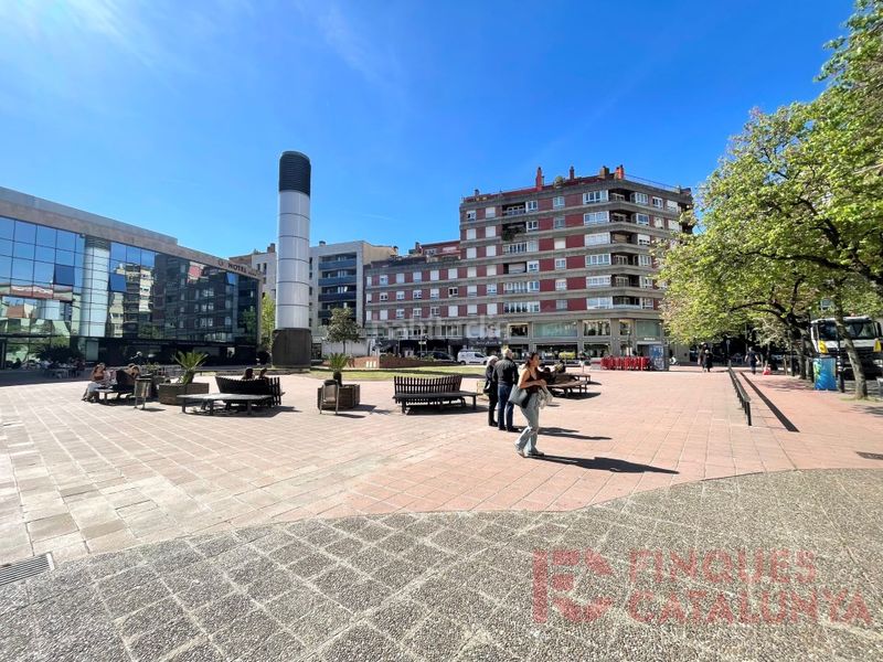 Foto 3eb620eb-2844-4830-93c4-d36f912a259d. Piso pis molt lluminós de 110 m a Eixample Nord, ubicació privilegiada al centre en Girona