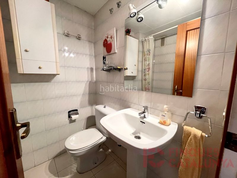 Foto 2039fb41-8cf5-46b7-9ce3-2a0cb28e8a8b. Pis amb aparcament a Eixample Nord Girona