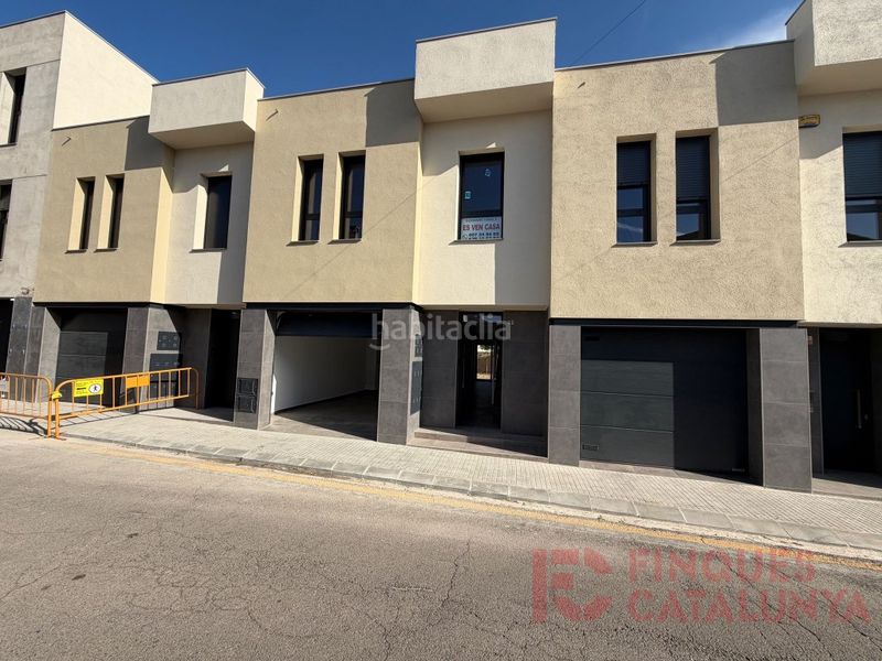 Foto 2fd63cbe-d907-4081-a242-64309b784941. Casa amb aparcament a Sils