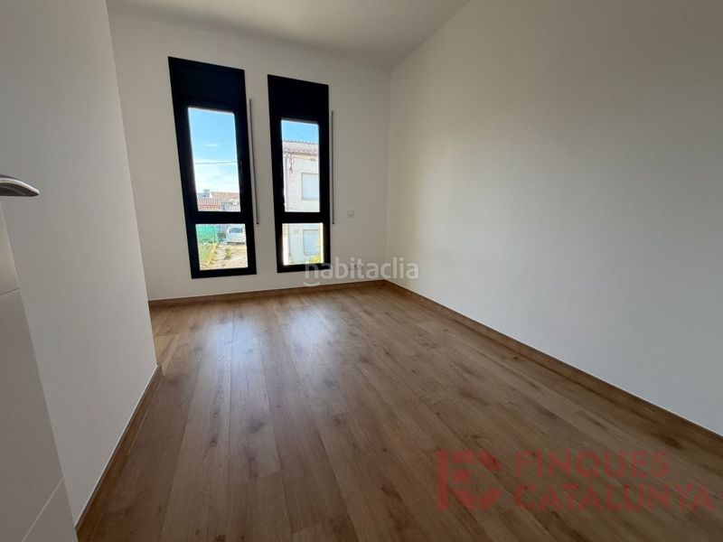Foto f7ae3678-0c9d-41dd-986a-b6904b7ae13e. Casa amb aparcament a Sils