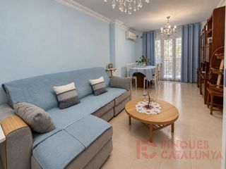 Piso  Calle macana-sta eugenia. Pis completament reformat en venda al barri de santa eugènia de