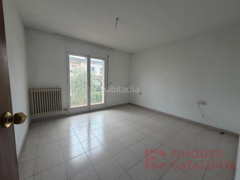 Foto 978eeebd-9661-4e17-8fce-1327be18d8e1. Casa amb aparcament a Palau Girona