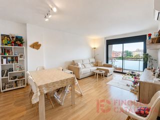 Etagenwohnung  Calle barcelona. Pis ampli i molt lluminós al costat del corte inglés de girona a
