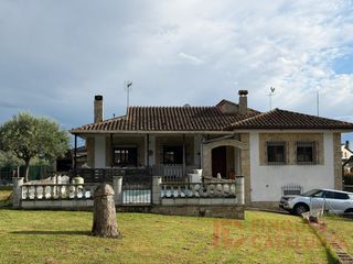 Casa  Calle barcelona (llac). Espai, llum i qualitat de vida al llac del cigne de caldes de ma