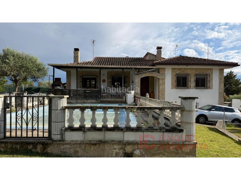 Foto 809ccb12-6d2c-4015-8aa6-17a92e2ae138. Casa amb aparcament a Caldes de Malavella