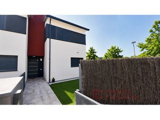 Maison  Calle farigola. Elegància, llum i qualitat de vida en una ubicació privilegiada