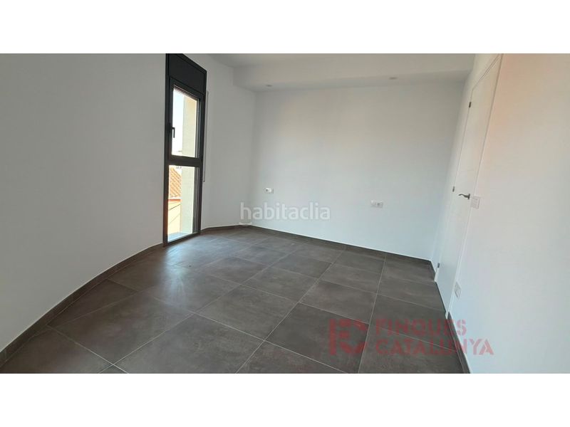 Foto 33f7d0bb-96d7-4d47-b2fc-4d21fee906c2. Pis amb aparcament a Sils