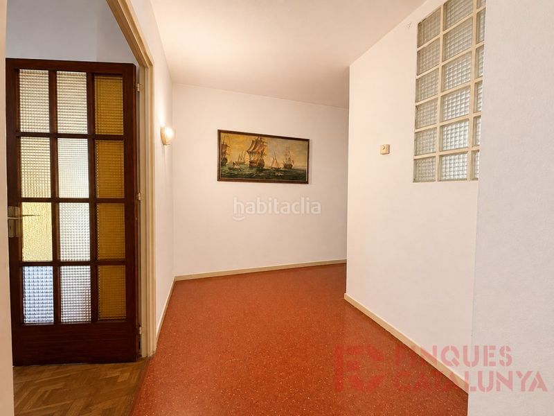 Foto be802922-6162-47f6-8493-b638dc1cc34c. Pis amb calefacció aparcament a Eixample Nord Girona