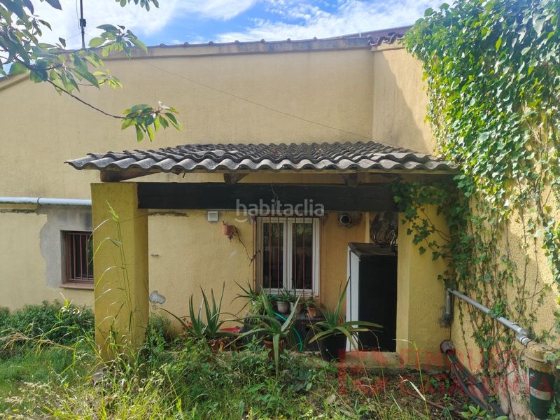 Foto eef896fb-d837-48e5-b129-9d6663848d9c. Casa amb piscina a Aiguaviva Parc Vidreres