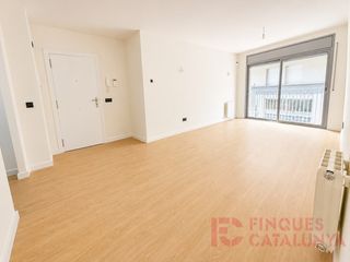 Appartamento  Calle univ cervera. Pis en venda a zona migdia