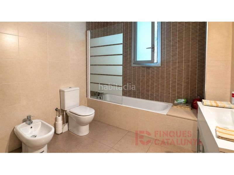 Foto 1c42d1ec-96e9-4f09-9efc-5cf2e70c6ee6. Casa amb aparcament a Vila - roja Girona