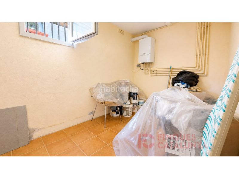 Foto 5ba1e1f5-5819-4a85-9fdd-1265f1545ff5. Casa amb aparcament a Vila - roja Girona
