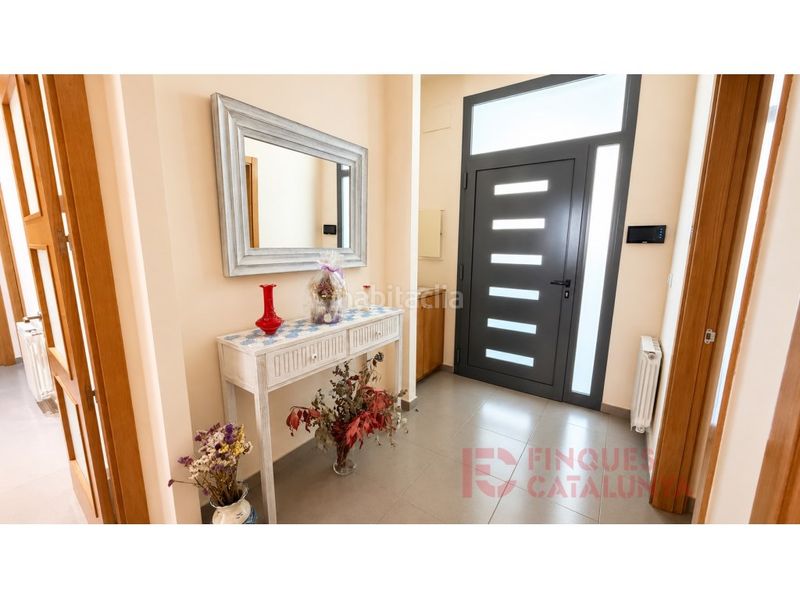 Foto 8583b7c4-1fa8-43a8-a466-e1fe86e7c439. Casa amb aparcament a Vila - roja Girona