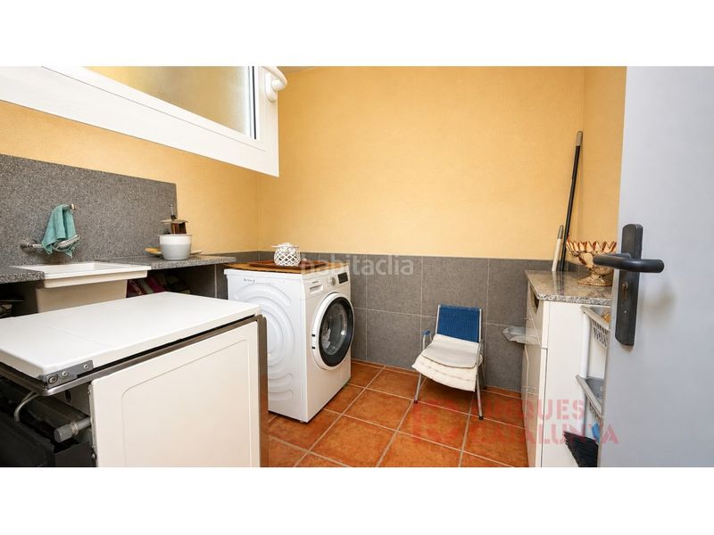 Foto 8de56242-70ba-495d-aba4-b8ff6bc739ba. Casa amb aparcament a Vila - roja Girona