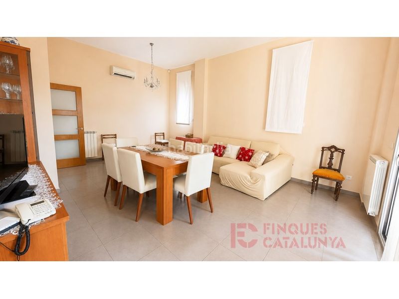 Foto af5145c5-52fd-4b95-a54e-afc738a6a7b9. Casa amb aparcament a Vila - roja Girona