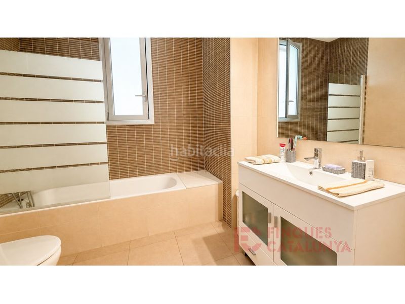 Foto e3aac92d-99b3-4de9-be68-d0a795112960. Casa amb aparcament a Vila - roja Girona