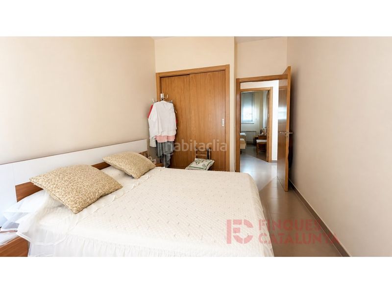 Foto f8b5bab5-3fca-4372-9c6d-5ae0a99842e8. Casa amb aparcament a Vila - roja Girona