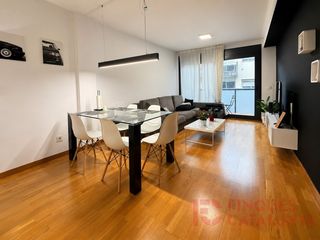 Pis  Carrer de sta. eugènia. Pis de 2 habitacions amb balcó i plaça daparcamen
