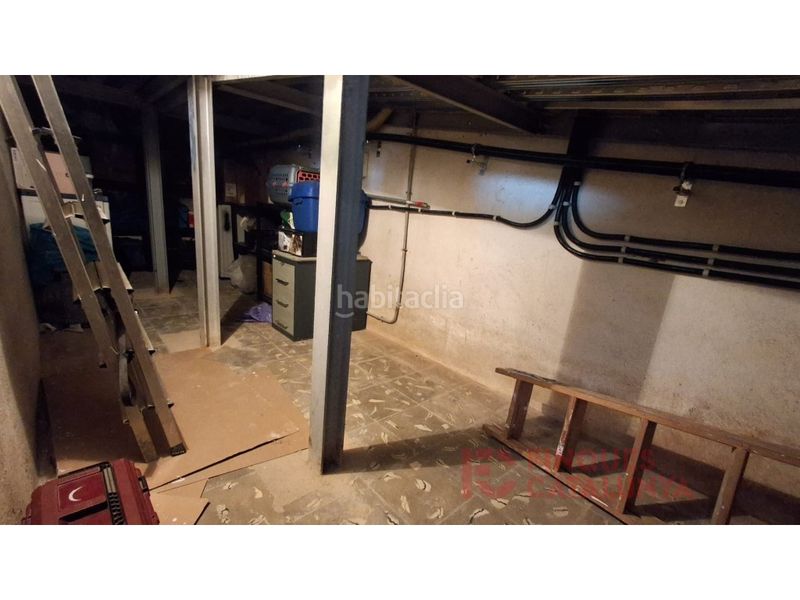 Foto 58142740-14b3-41c2-8ca7-7489c2de3841. Car parking in Palau Girona