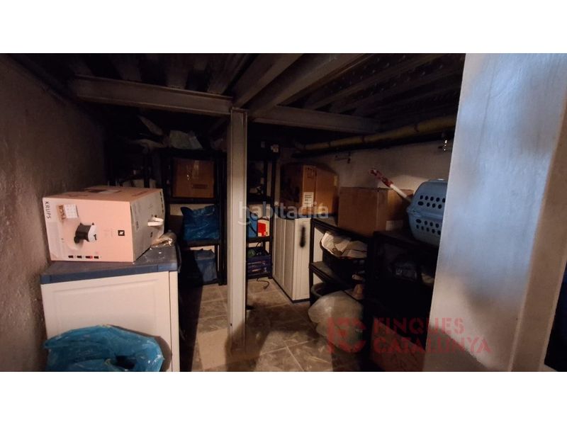 Foto 6b0f06cc-bfef-4c87-b855-b336abd61036. Car parking in Palau Girona