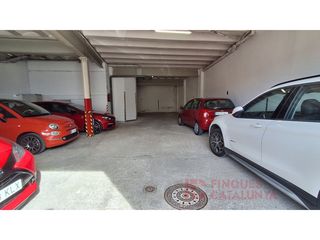 Autoparkplatz  Calle galicia-palau sacosta. Local en venda habilitat com a garatge