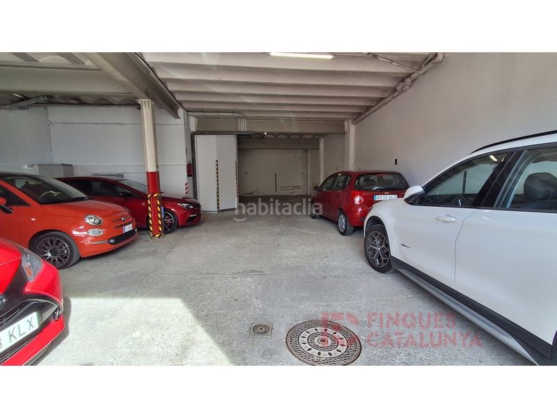 Foto eff69893-ecce-46d8-8d62-e80ffa0468a6. Car parking in Palau Girona