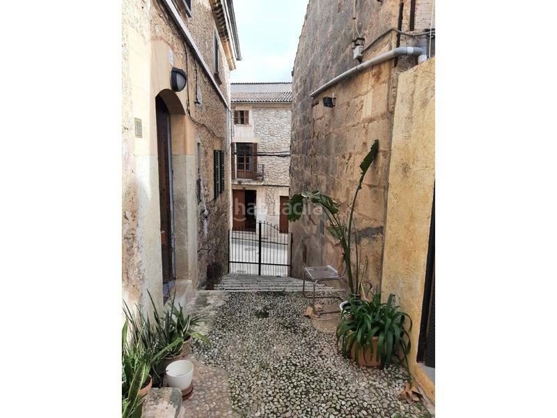 Foto 734fbba0-c6fd-4161-b0ff-e04713a96834. Casa  de pueblo con terraza. en Campanet