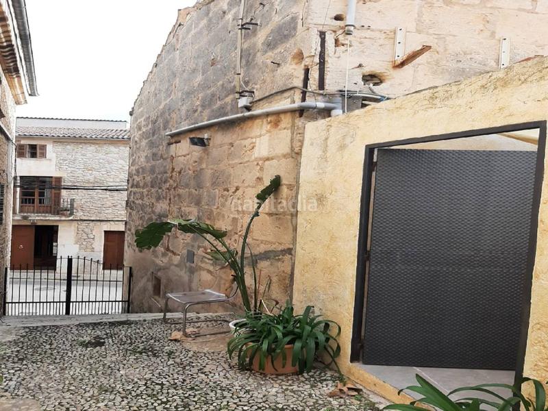 Foto d657f5cb-44af-4f3b-ba5a-2f5fb185d629. Casa  de pueblo con terraza. en Campanet