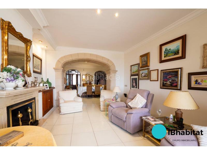 Foto eac94cdc-f150-4f94-b487-432a75c598bf. Casa amb piscina a Selva