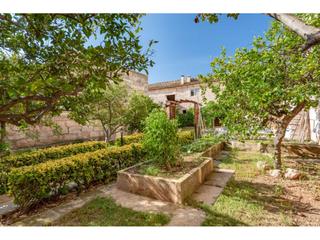 Casa en Sa Pobla. Espectacular casa de pueblo con garaje, piscina y jardín en sa p