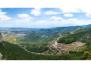 Landgut in Alaró. Espectacular terreno  con vista en alaro