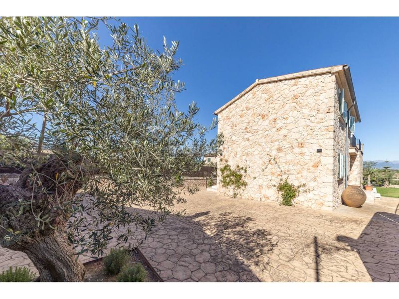 Foto a2b1030b-19a1-41b2-9719-236ea674f7a0. Casa amb aparcament a Sineu