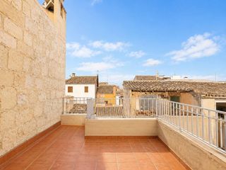 Maison à Sa Pobla. Casa de pueblo con patio y garaje