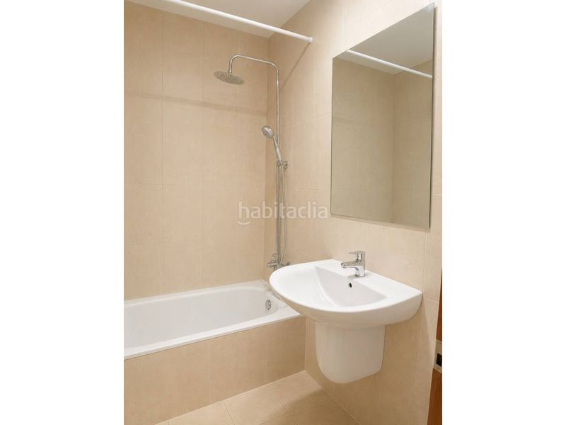 Foto fa2245ac-f753-449a-9f1f-e19b725946d8. Pis amb aparcament a Muro