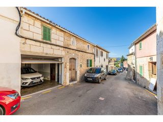 Casa en Campanet. Venta de una encantadora casa en campanet de 4 habitaciones